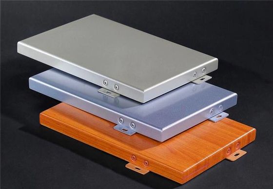 Aanpasbare aluminium veneer wandpanelen voor interieur / exterieur decoratie Sterk aangepaste isolatie
