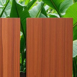Hout Effect PVDF Panel 3mm Dikke Aluminiumlegering Milieubescherming PE Fluorkoolstofverfproces Voor interieurdecoratie