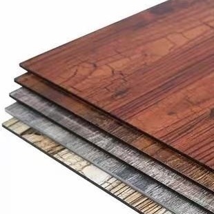 Kleurvaste, heldere PVDF-aluminiumcomposite panelen Flexibel 0,2-0,5 mm Aluminium schil 4 mm Dikte voor architectonische bekleding en reclame